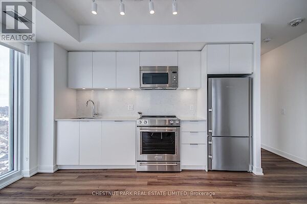Kitchen Toronto 2 bedrooms Apartment for rent. Property photo: 632670-2