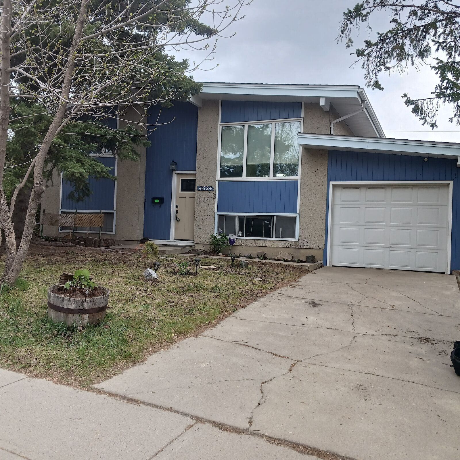 Calgary 4 bedrooms House for rent. Property photo: 632766-1