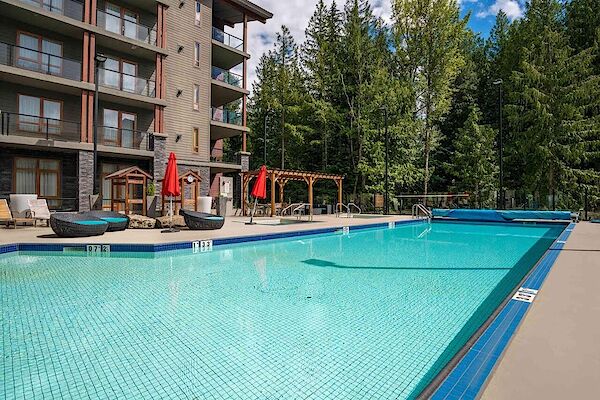 Revelstoke 2 bedrooms Condo Unit for rent. Property photo: 632821-2