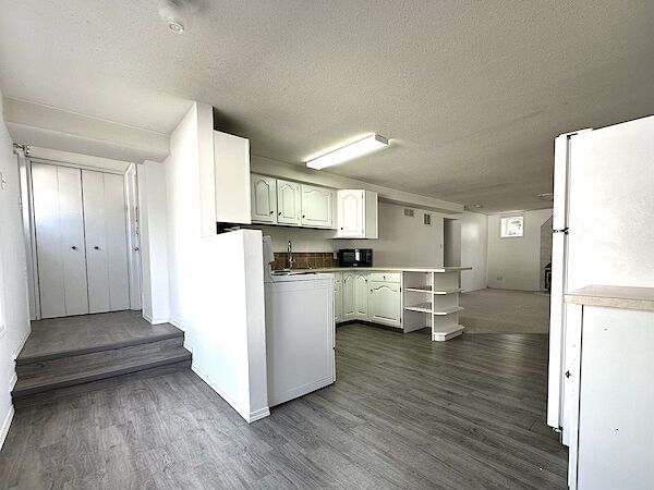High River 2 bedrooms Basement for rent. Property photo: 633024-2