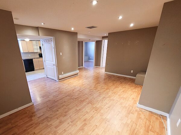 Airdrie 2 + Den bedrooms Basement for rent. Property photo: 633104-2