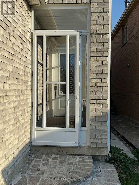Brampton 4 bedrooms House for rent. Property photo: 633171-2