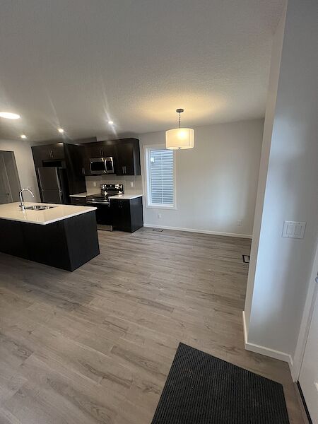 Calgary 3 bedrooms Townhouse for rent. Property photo: 633175-3