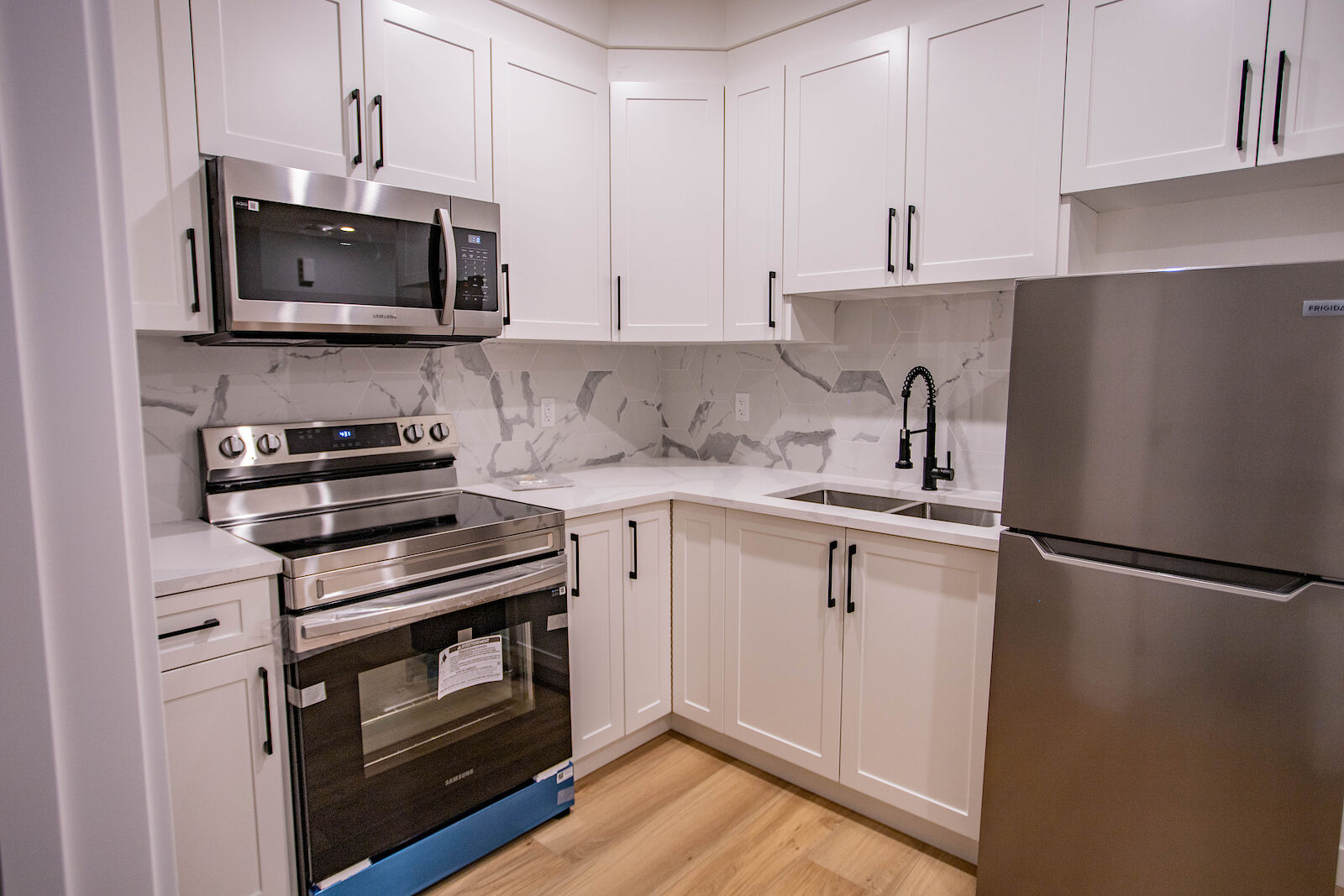 Edmonton 2 bedrooms Basement for rent. Property photo: 633235-1