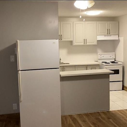 Lindsay 3 bedrooms Apartment for rent. Property photo: 633236-3