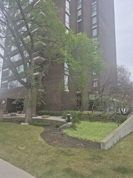 Edmonton 2 bedrooms Condo Unit for rent. Property photo: 633282-2