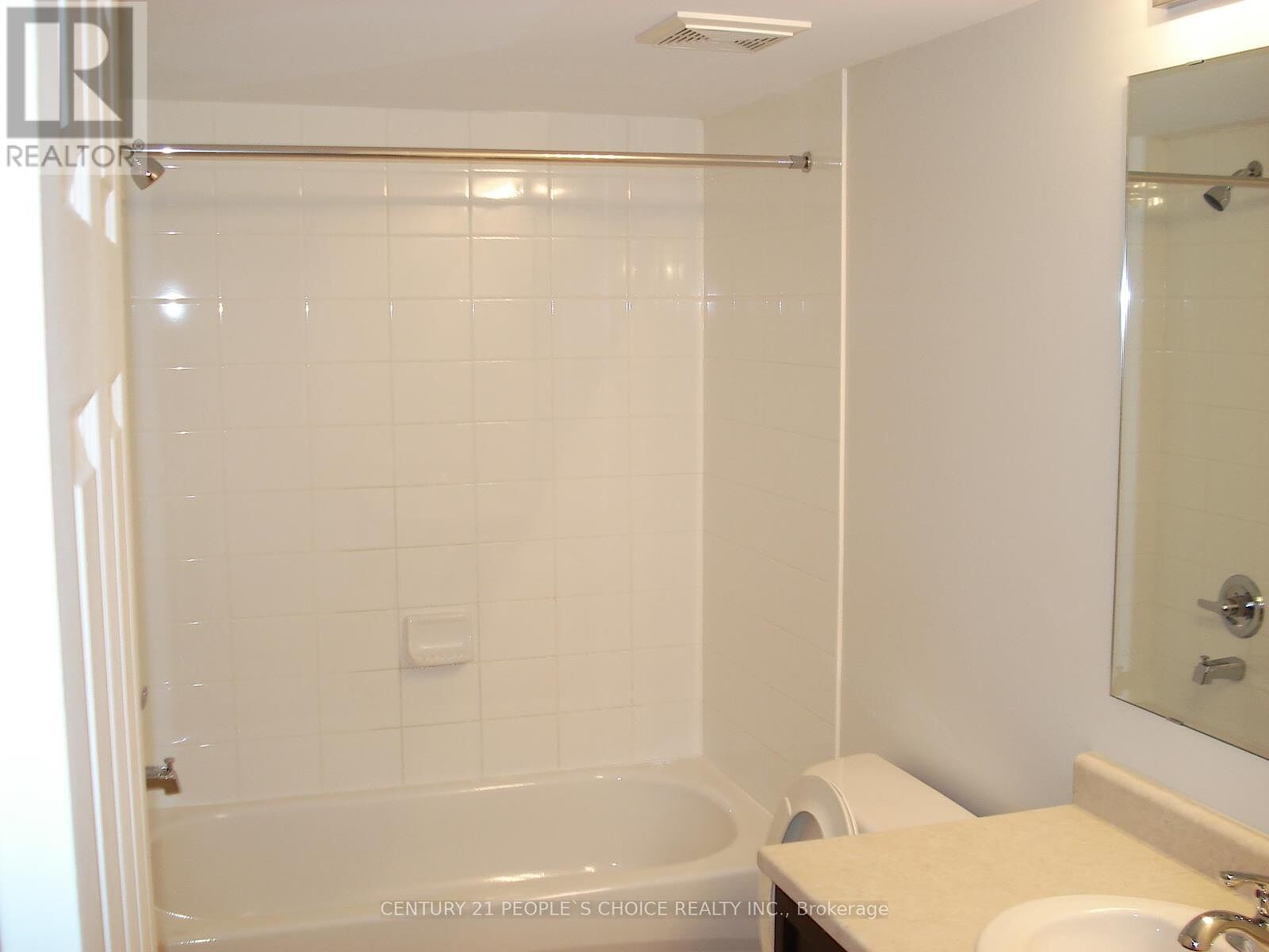 Brampton 4 bedrooms Townhouse for rent. Property photo: 633301-1