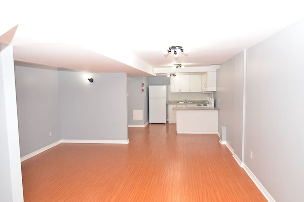 Mississauga 2 bedrooms Basement for rent. Property photo: 633495-2