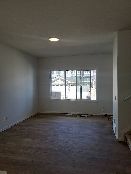 Edmonton 3 bedrooms House for rent. Property photo: 633541-3