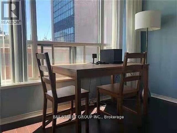 Toronto 2 bedrooms Apartment for rent. Property photo: 633544-2