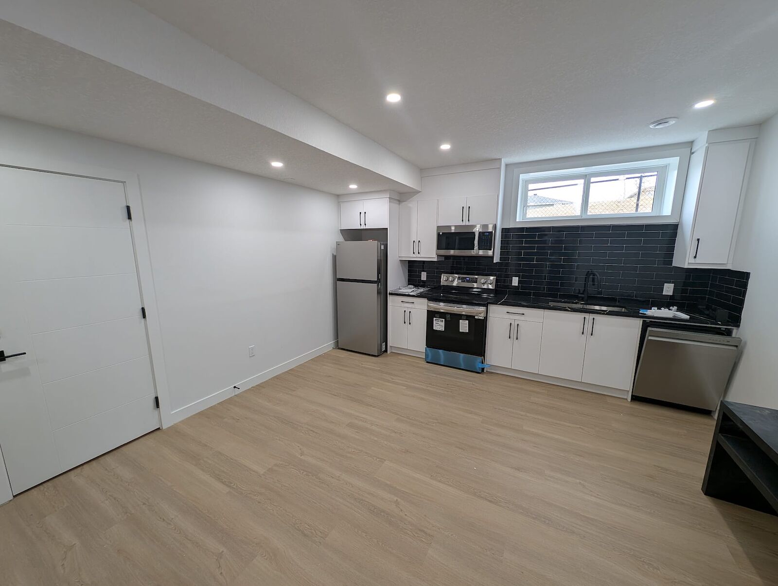 Calgary 2 bedrooms Basement for rent. Property photo: 633548-1