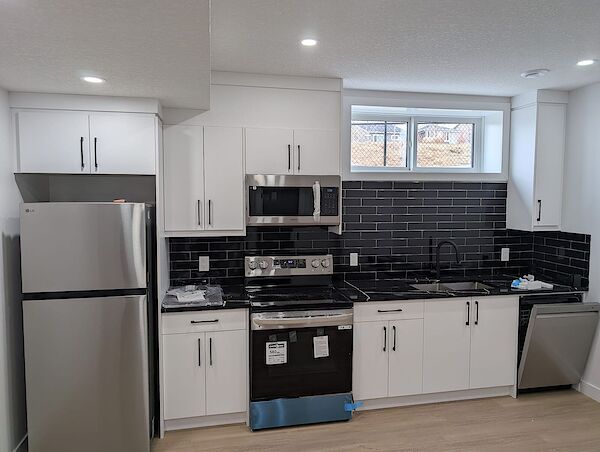 Calgary 2 bedrooms Basement for rent. Property photo: 633548-2