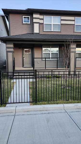 Airdrie 3 bedrooms Duplex for rent. Property photo: 633677-3