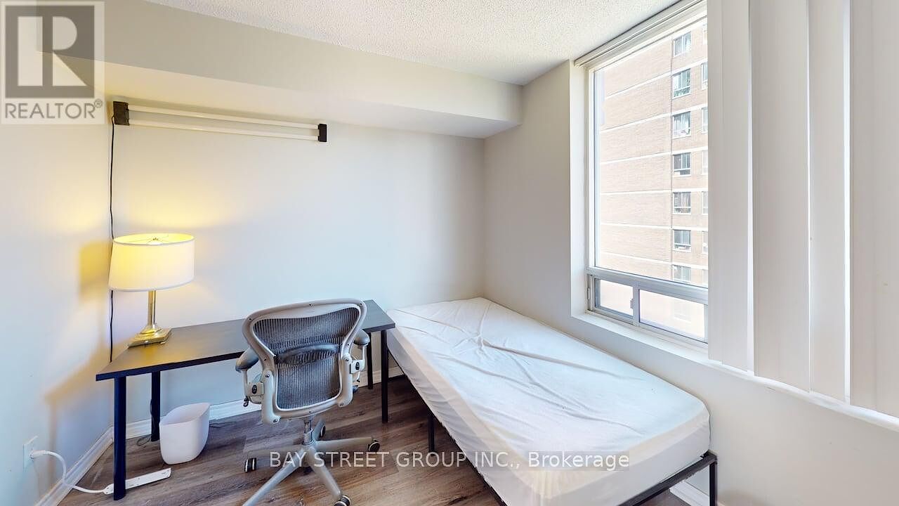 Toronto 2 bedrooms Apartment for rent. Property photo: 633943-1