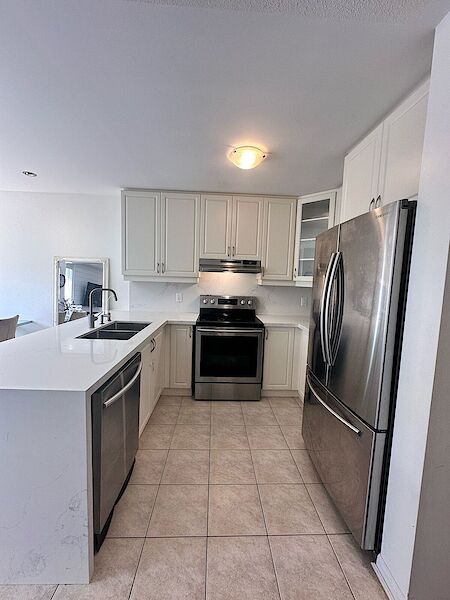 Brampton 3 bedrooms Apartment for rent. Property photo: 633995-2