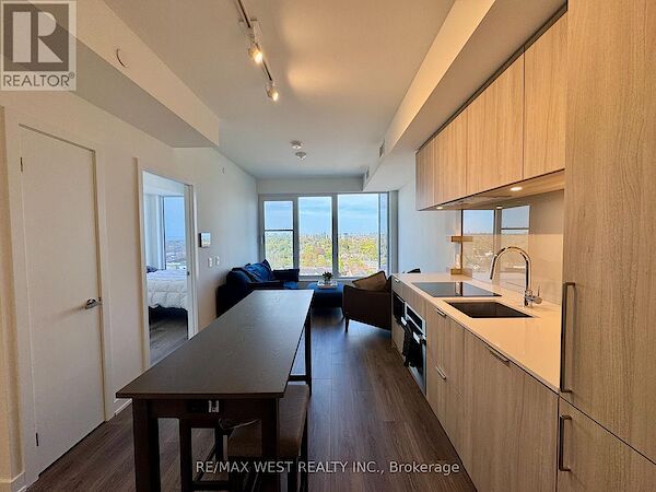 Mississauga 1 bedroom Apartment for rent. Property photo: 634009-3
