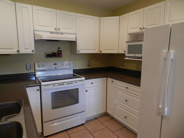 Chef%27s+Delight+Kitchen Victoria 3 bedrooms Townhouse for rent. Property photo: 634043-3