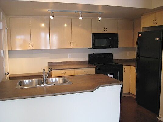 Calgary 2 bedrooms Townhouse for rent. Property photo: 634080-2