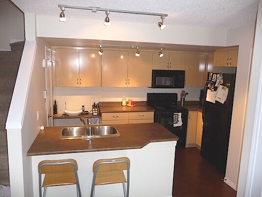 Calgary 2 bedrooms Townhouse for rent. Property photo: 634080-3