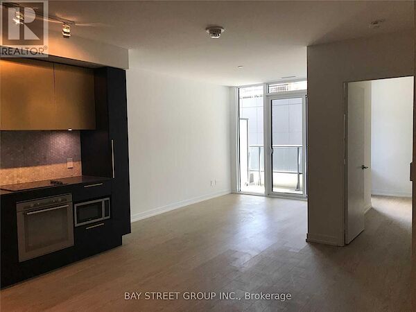 Toronto 3 bedrooms Apartment for rent. Property photo: 634144-2