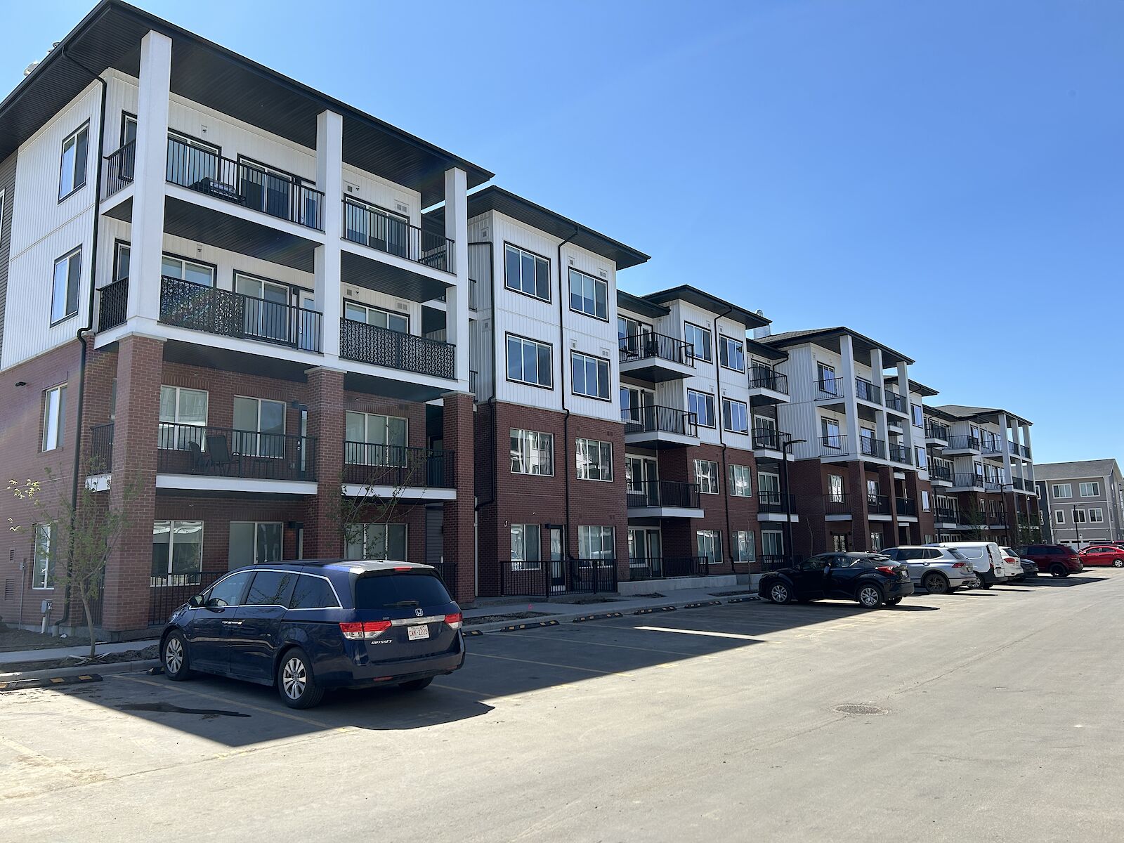 Chestermere 2 + Den bedrooms Condo Unit for rent. Property photo: 634261-1