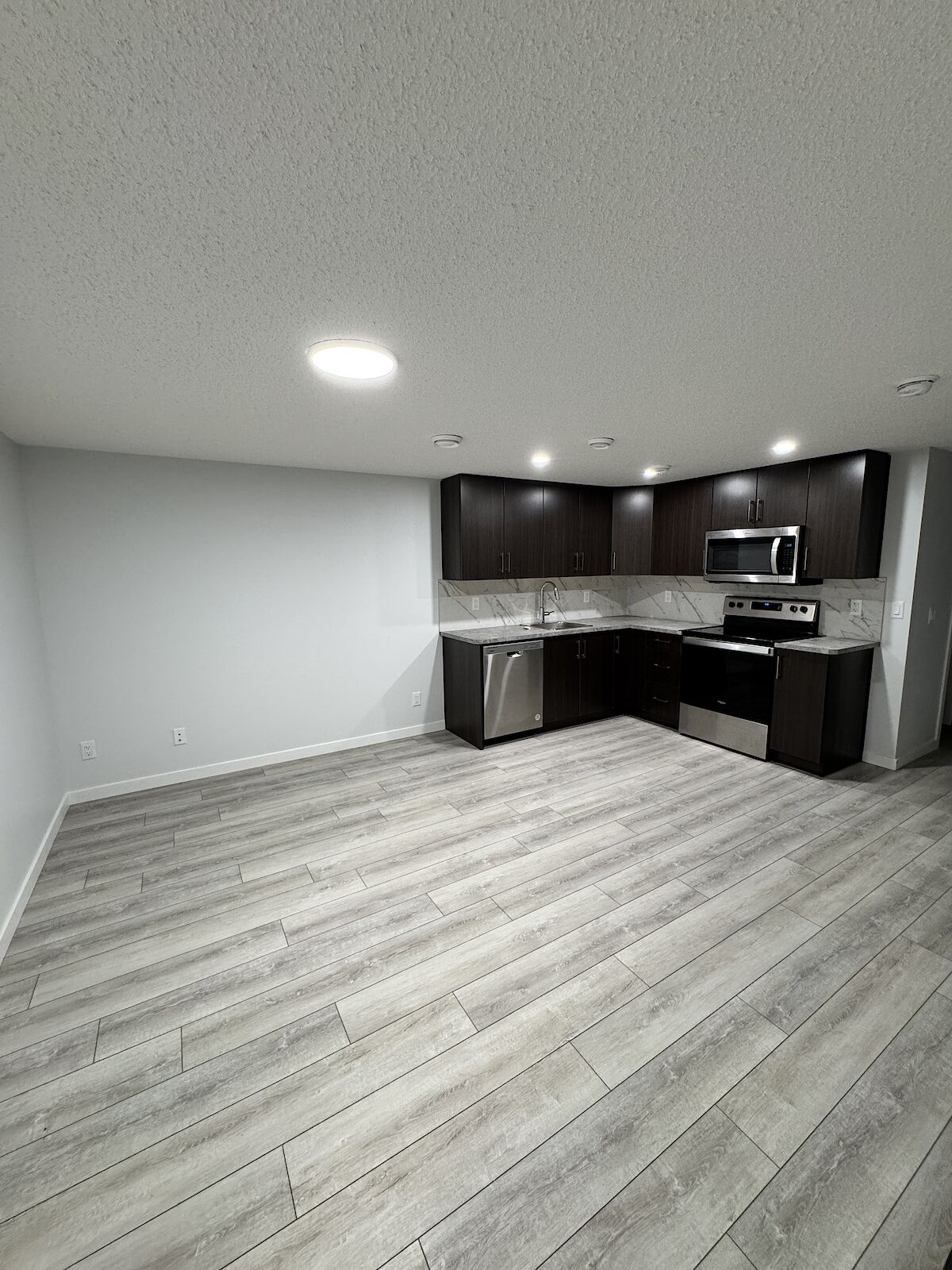 Calgary 2 bedrooms Basement for rent. Property photo: 634280-1