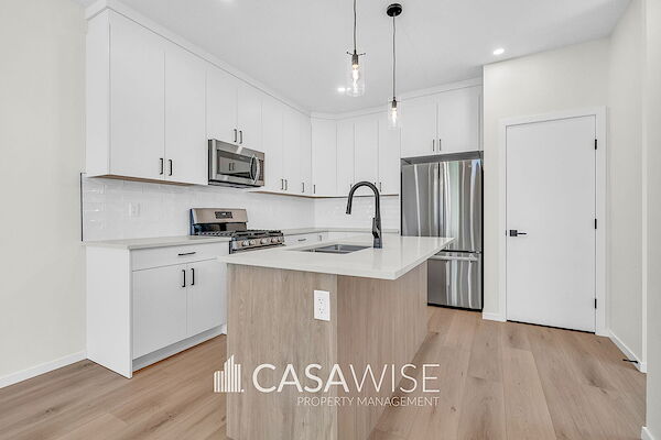 Edmonton 3 bedrooms Main Floor for rent. Property photo: 634393-2