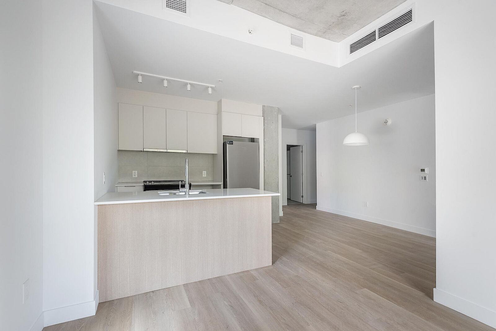Montréal bachelor bedrooms Apartment for rent. Property photo: 634399-1