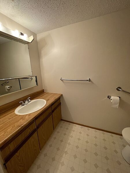 Calgary 2 bedrooms Condo Unit for rent. Property photo: 634425-3