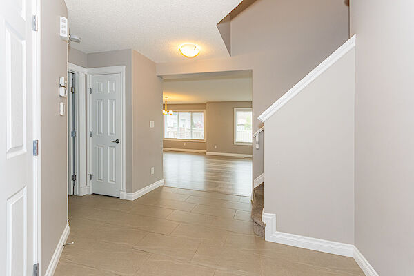 Edmonton 3 bedrooms Main Floor for rent. Property photo: 634426-3