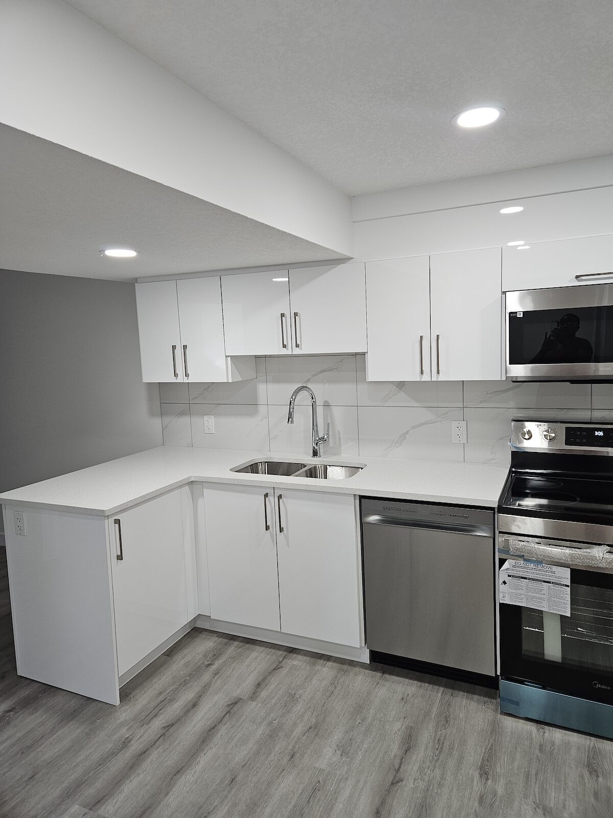 Edmonton 1 bedroom Basement for rent. Property photo: 634458-1