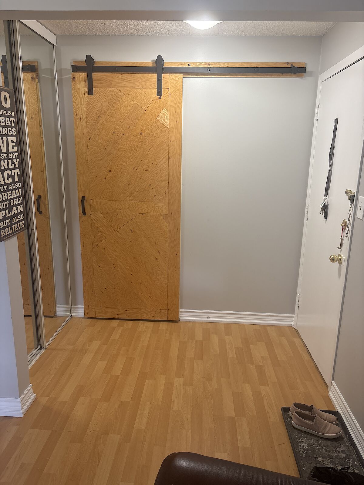 Edmonton 1 bedroom Room For Rent for rent. Property photo: 634517-1