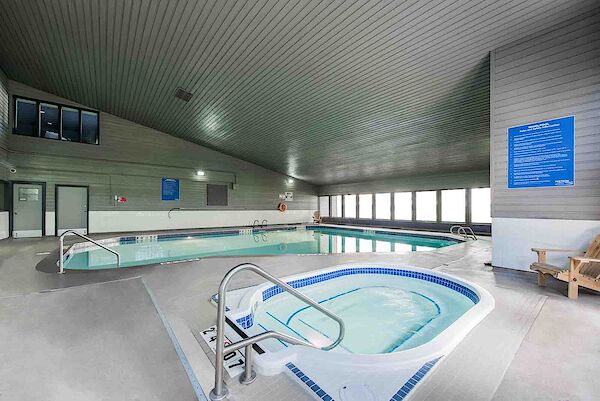 Edmonton 3 bedrooms Condo Unit for rent. Property photo: 634531-2