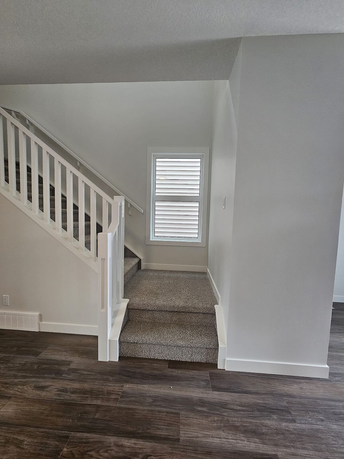 Calgary 3 + Den bedrooms House for rent. Property photo: 634576-1