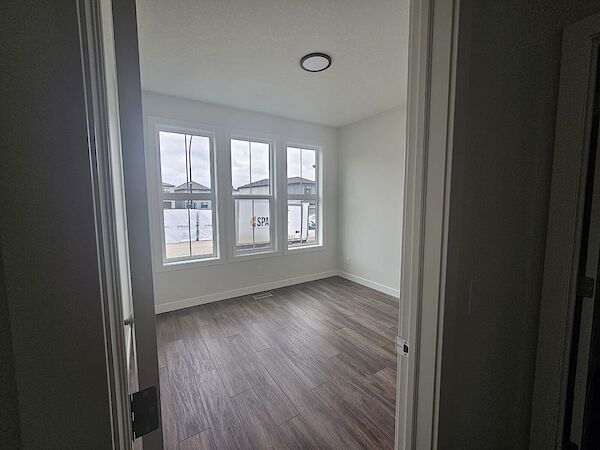 Calgary 3 + Den bedrooms House for rent. Property photo: 634576-3
