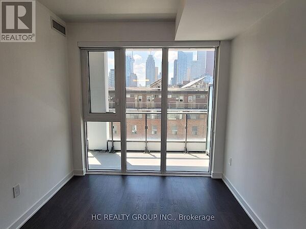 Toronto 2 bedrooms Apartment for rent. Property photo: 634603-3