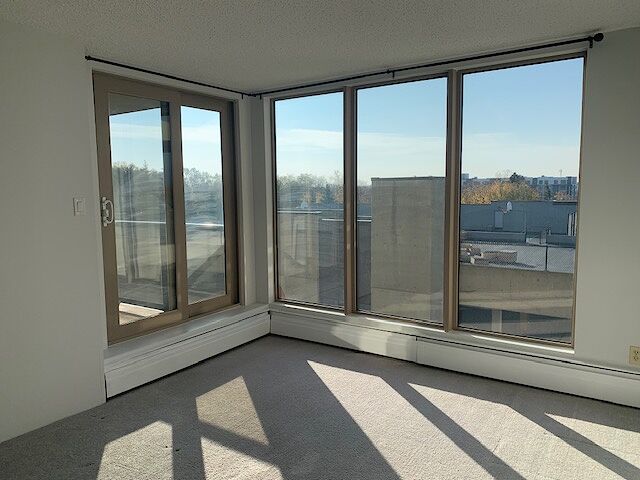 Edmonton 2 bedrooms Condo Unit for rent. Property photo: 634678-1