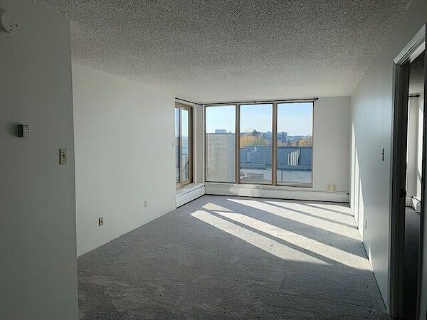 Edmonton 2 bedrooms Condo Unit for rent. Property photo: 634678-2