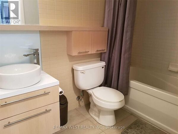 Toronto 1 bedroom Apartment for rent. Property photo: 634830-3