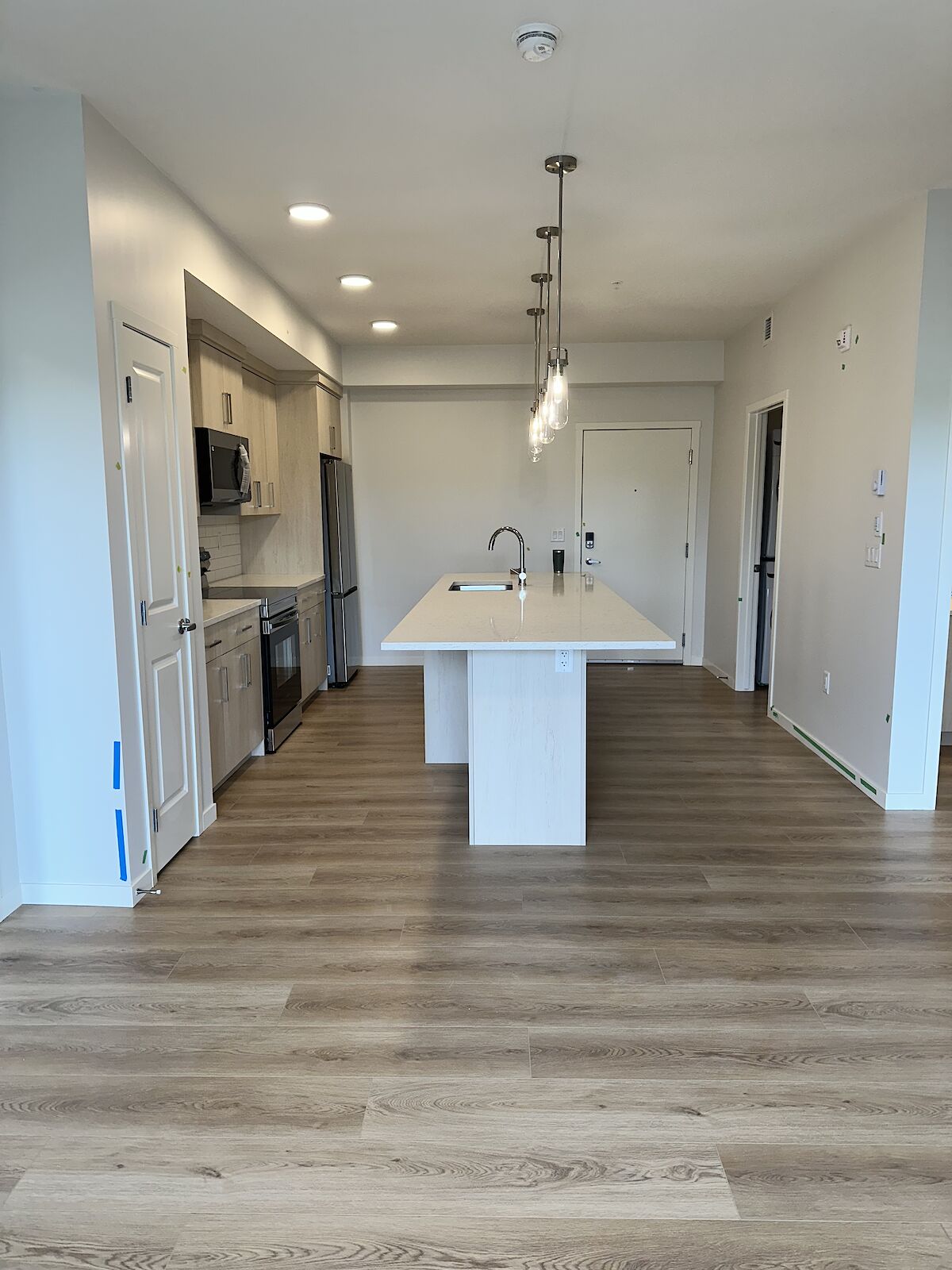 Calgary 2 bedrooms Condo Unit for rent. Property photo: 634850-1