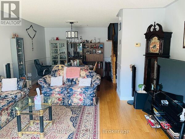 Toronto 3 bedrooms House for rent. Property photo: 635024-3