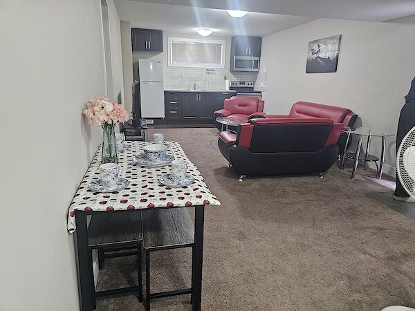 Calgary 2 bedrooms Basement for rent. Property photo: 635037-2