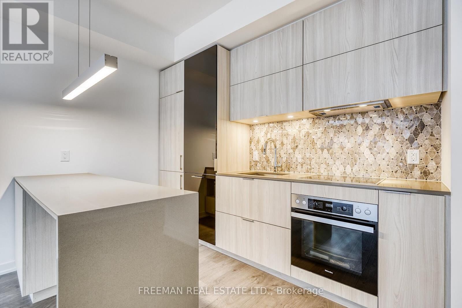 Toronto 1 bedroom Apartment for rent. Property photo: 635122-1