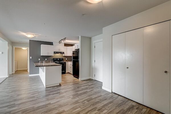 Edmonton 2 bedrooms Apartment for rent. Property photo: 635135-2