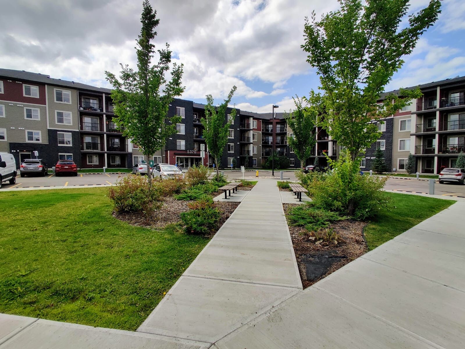 Edmonton 2 bedrooms Apartment for rent. Property photo: 635152-1