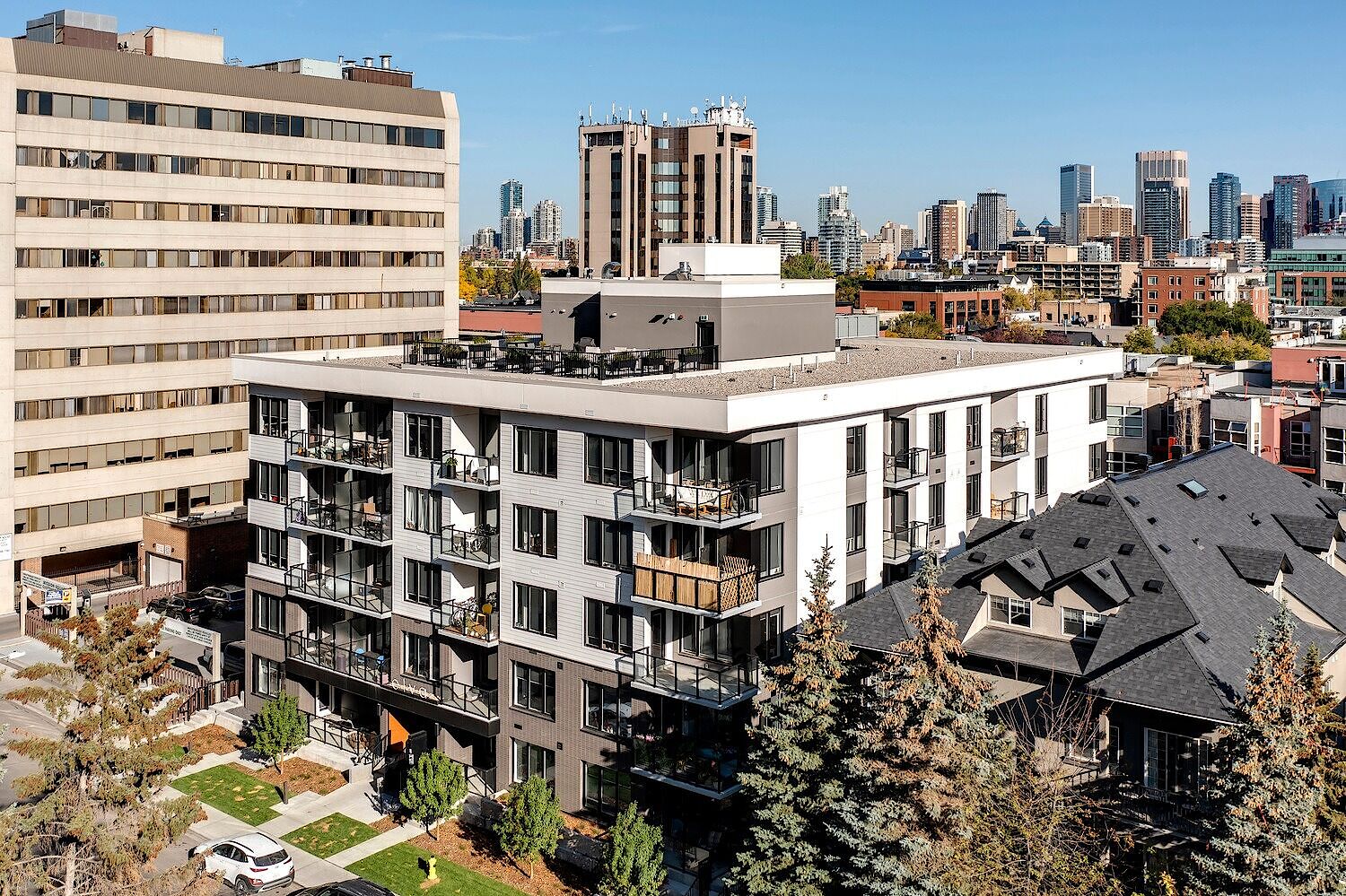 Calgary 2 bedrooms Condo Unit for rent. Property photo: 635262-1