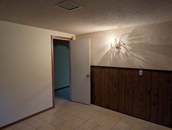 Calgary 3 bedrooms Basement for rent. Property photo: 635272-2