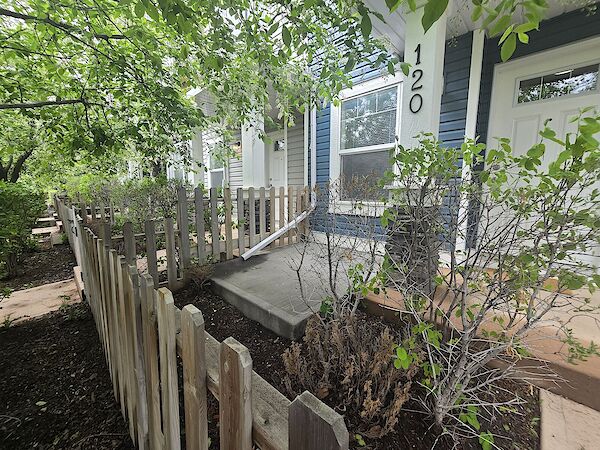 Airdrie 3 bedrooms Townhouse for rent. Property photo: 635323-2