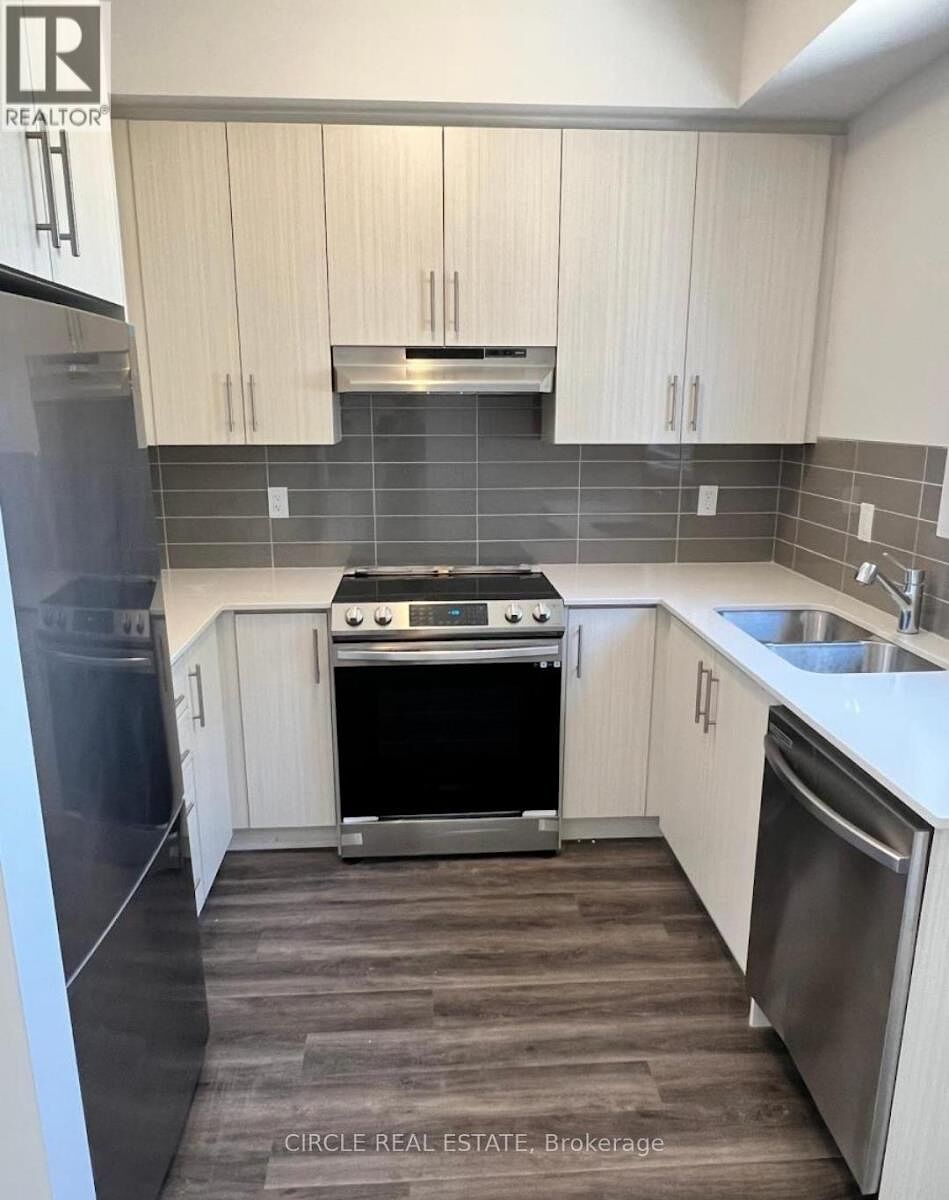 Toronto 2 bedrooms Townhouse for rent. Property photo: 635397-1