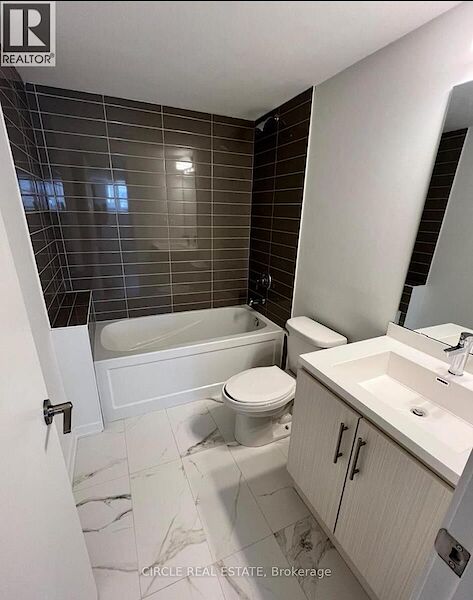 Toronto 2 bedrooms Townhouse for rent. Property photo: 635397-3